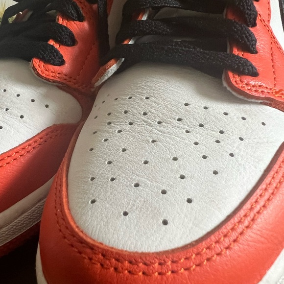 Womens Air Jordan 1 Low OG Starfish size 6Y Orange Athletic Sneaker Nike - Picture 3 of 8